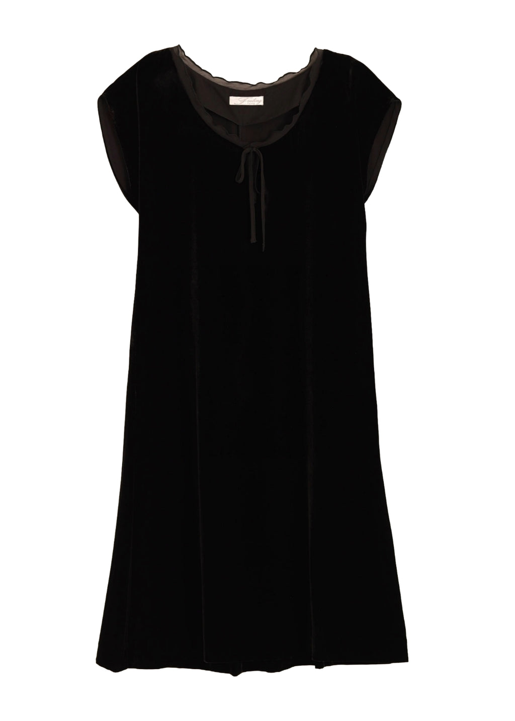 Allie är sammetsklänningen som fångar ljuset med sitt subtila siden/viskos-skimmer. A-linje formad med Holkärm är den enkel att style för alla tillfällen.