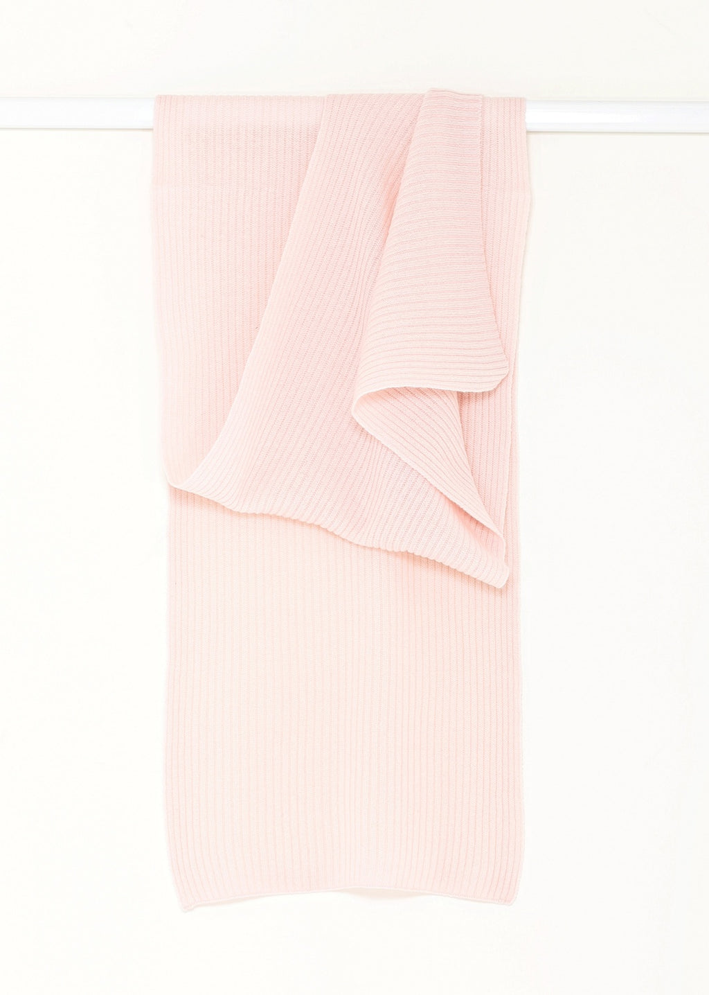 Ribbad sjal i ren kashmir, den ultimata favoriten.