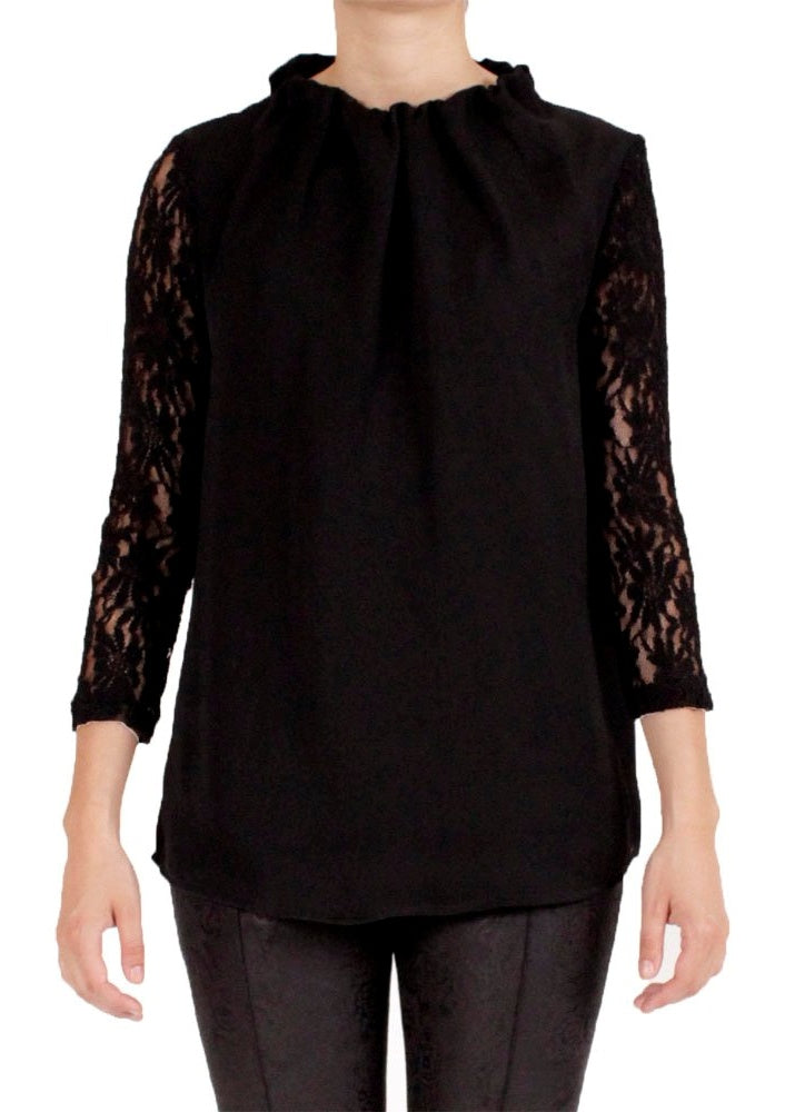 Blus med draperad hals och spets ärmar