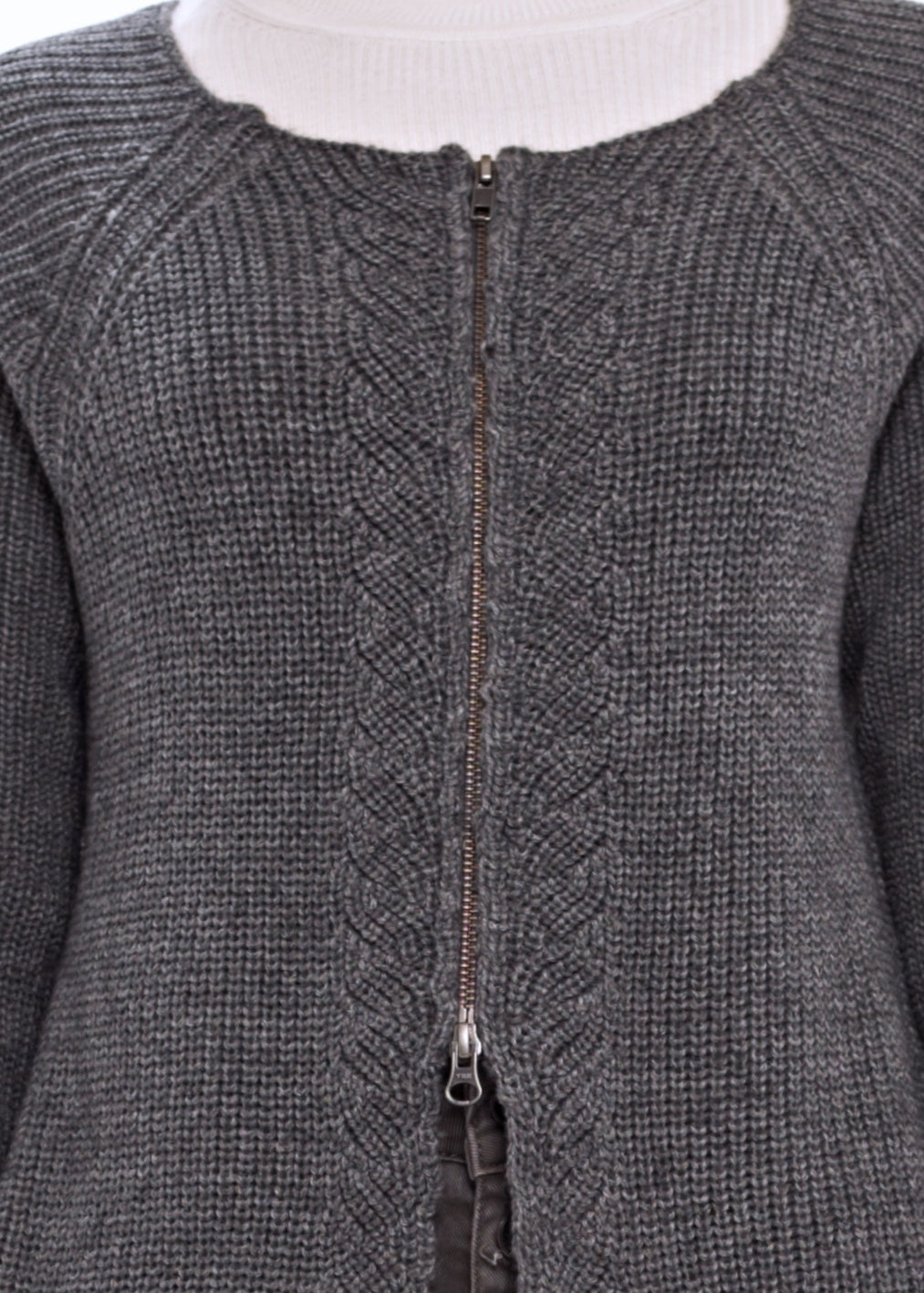 Patent ribbad insvängd kofta med flätor- Grey