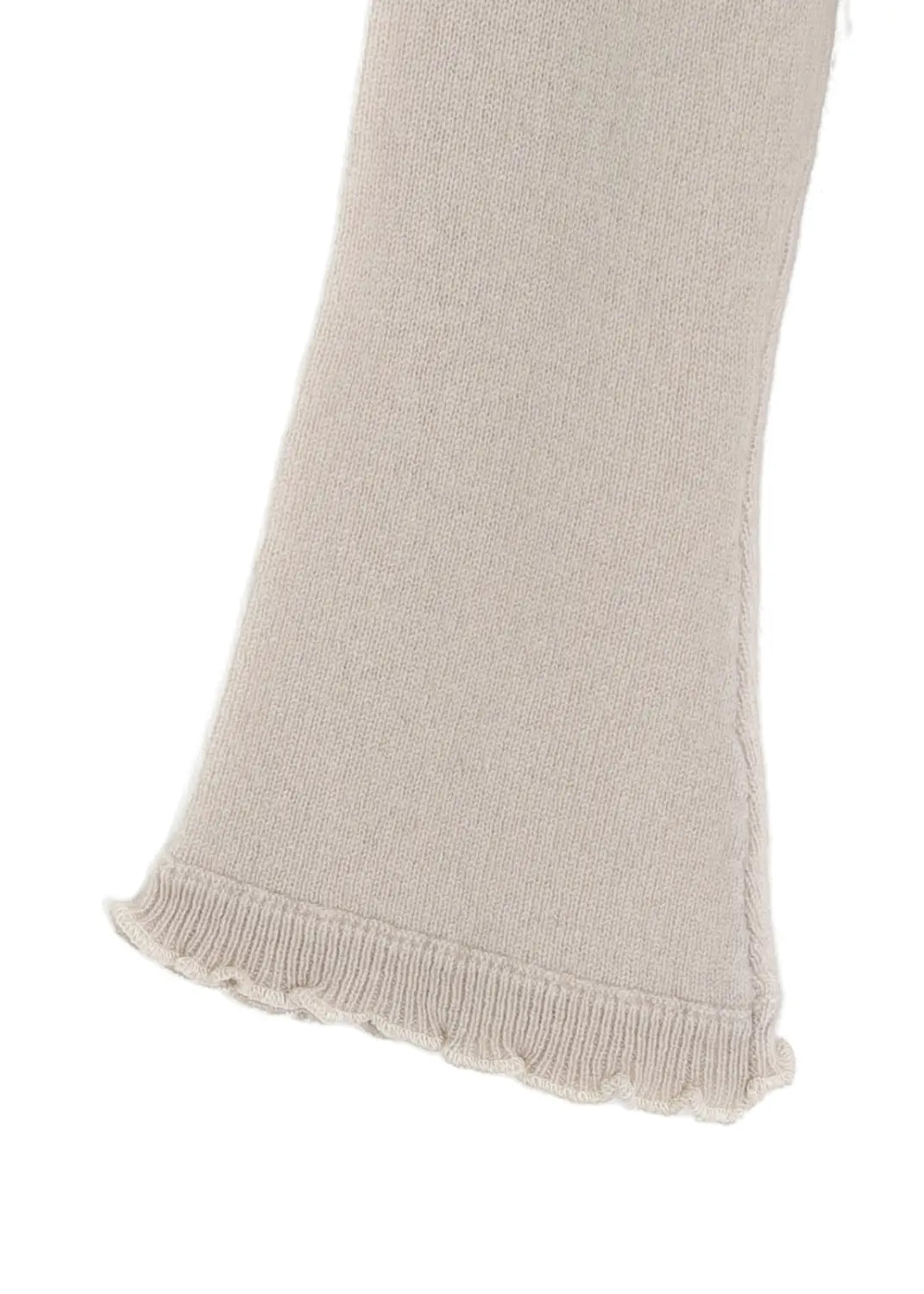 Sand färgad Kashmir cardigan med romatiska detaljer runt ärmkant