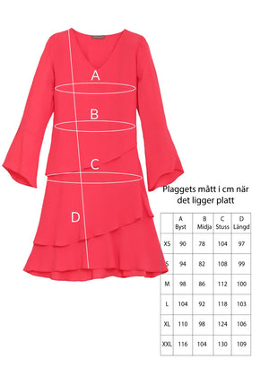 Långärmad klänning med volanger i viskos crepe - coral