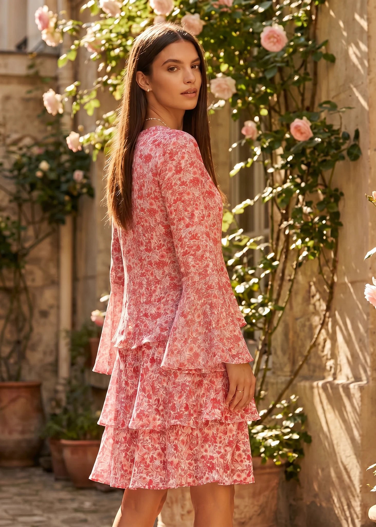 Klänning med volanger i viskos crepe | Lottie Pink flower