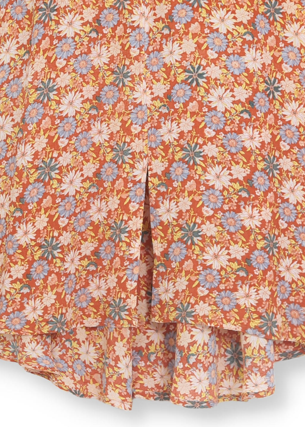 Kjol detal för Småblommig Crepe viskos klänning, hög midja, extra vidd i kjolen.