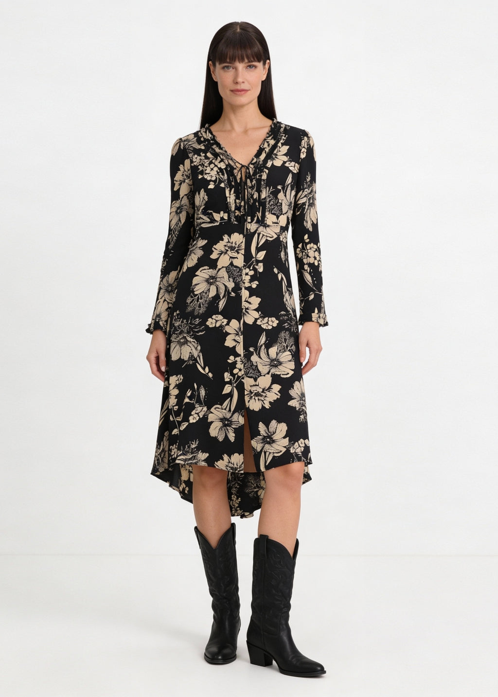 Mönstrad midilång klänning med ärm i blommig crêpe viskos