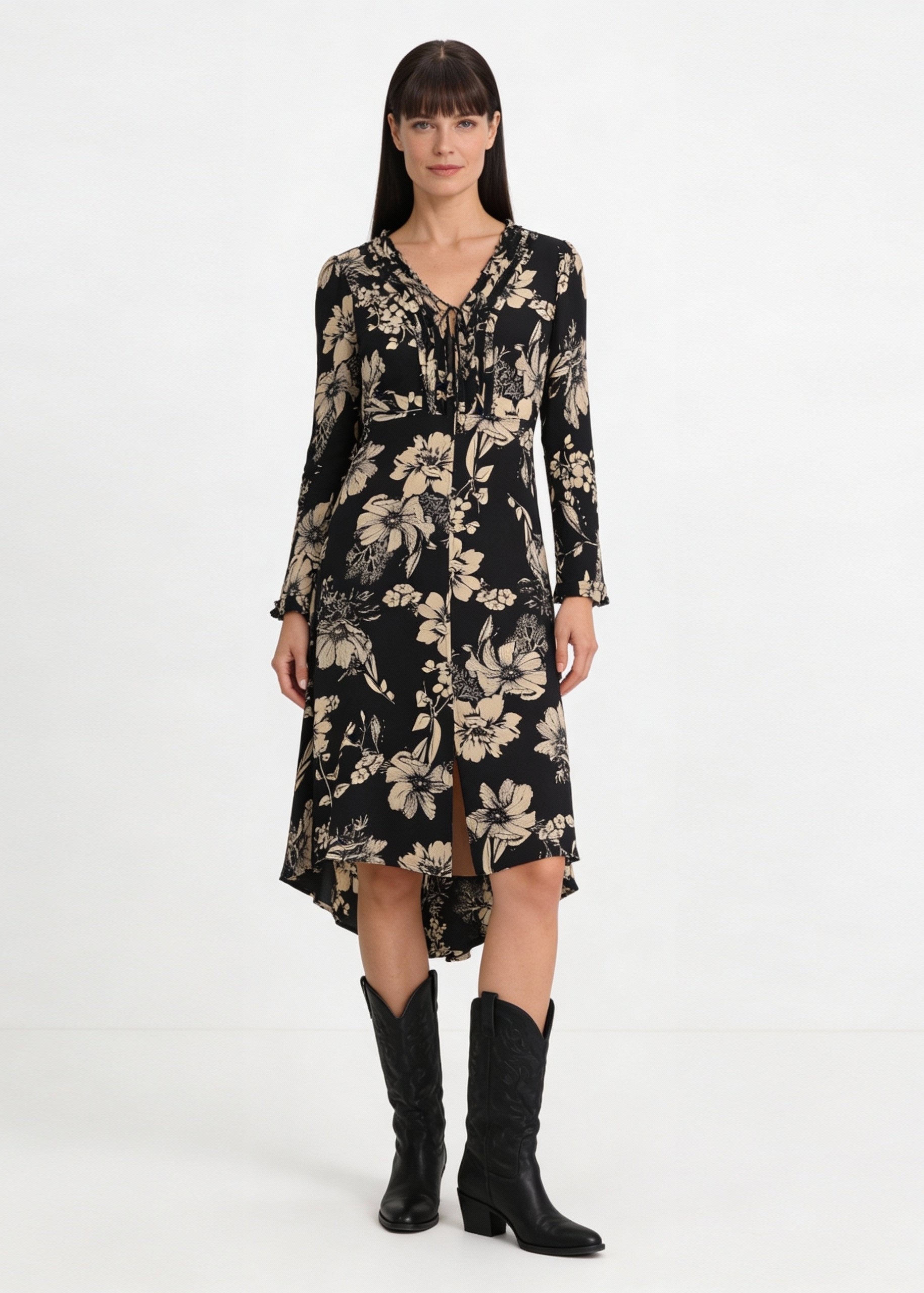 Mönstrad midilång klänning med ärm i blommig crêpe viskos