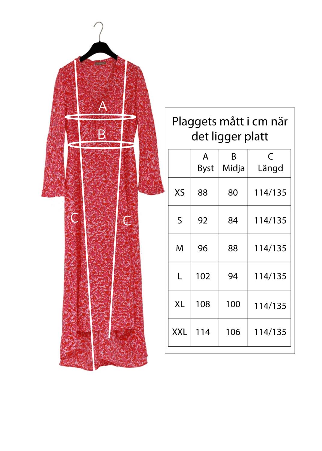Maxilång klänning med ärm i hallonröd crêpe viskos