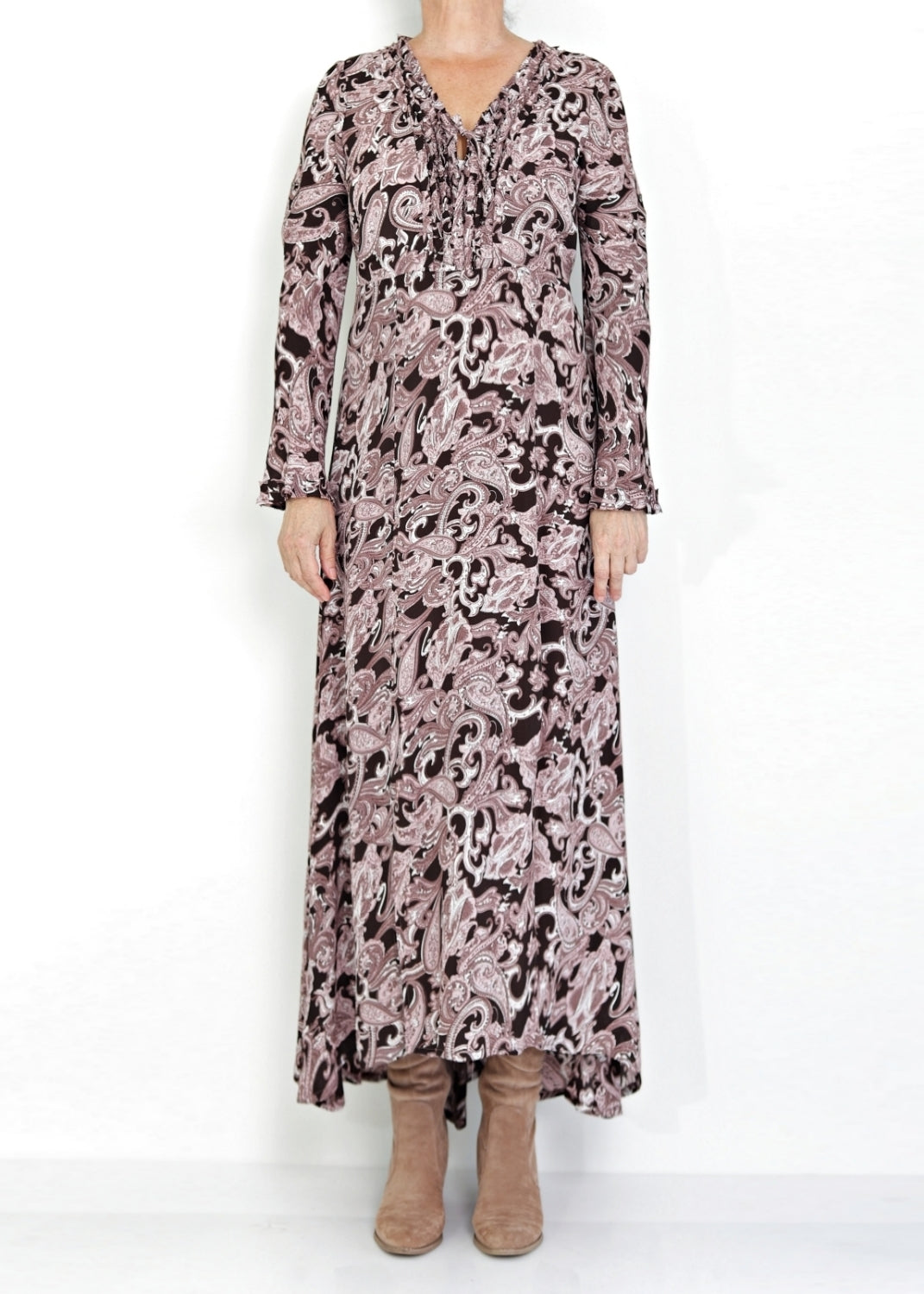 Maxilång klänning med ärm i Paisley mönstrad crepe viskos - Pink