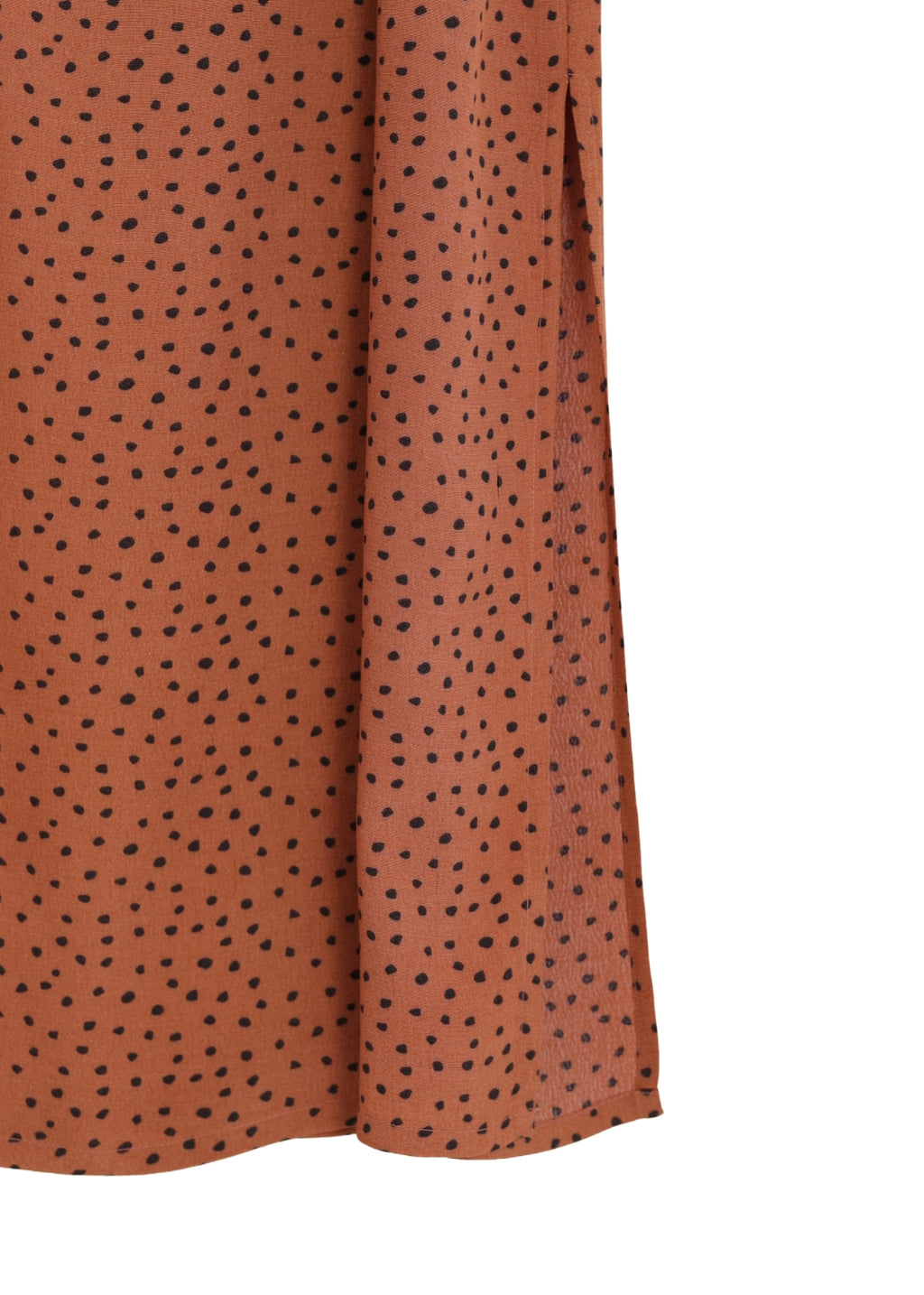 V-ringad midilång klänning med ärm - Cinnamon dot