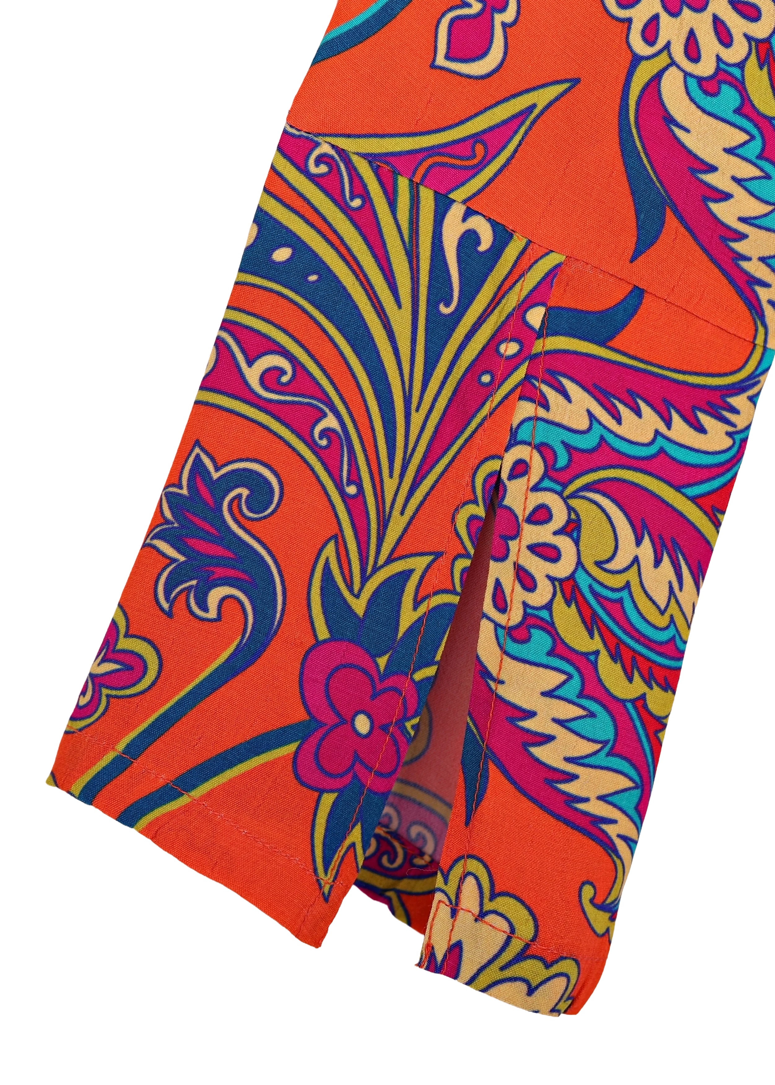 V-ringad lång klänning med ärm i viskos | Ruby dress Fiesta print