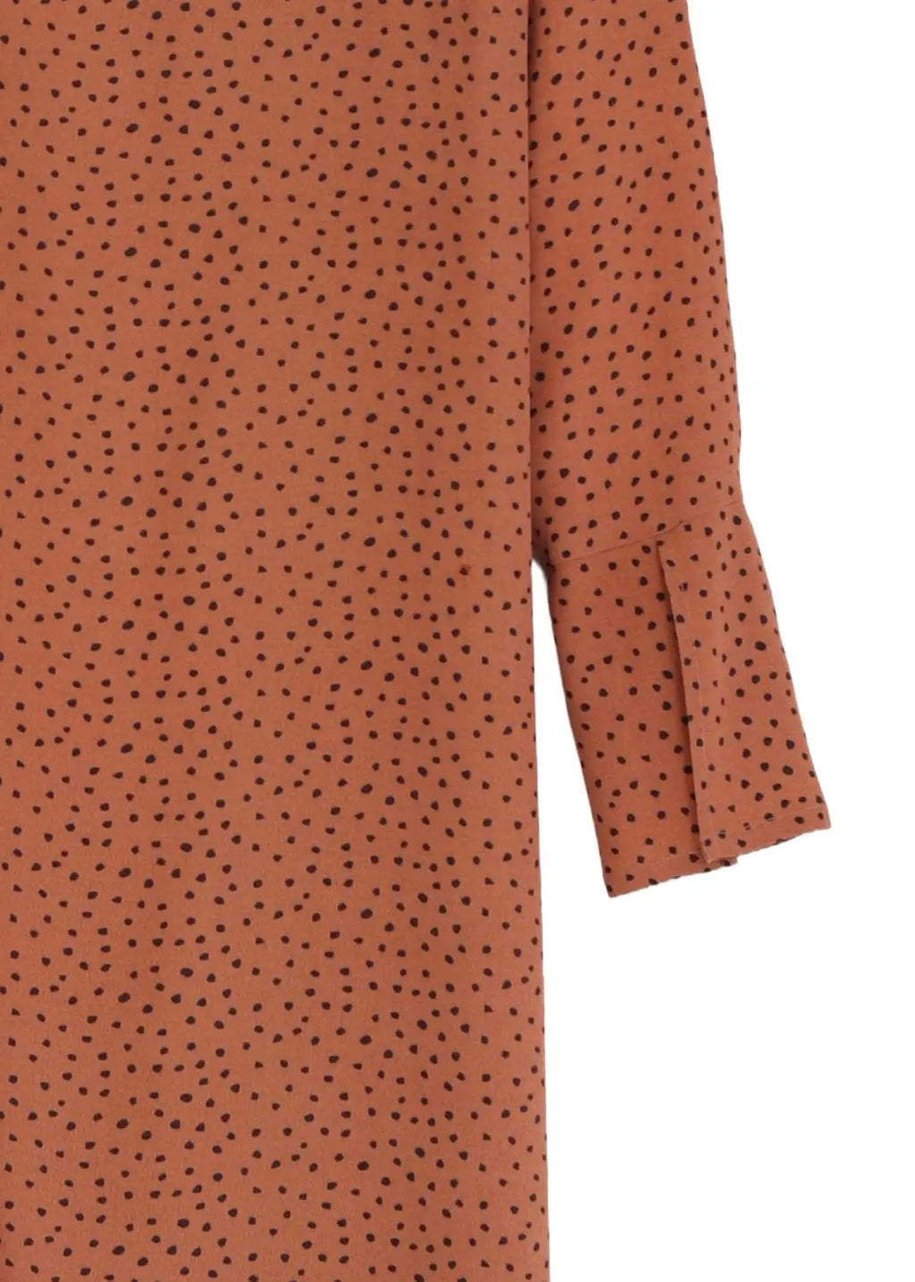 V-ringad lång klänning med ärm – Ruby dress i Cinnamon dot