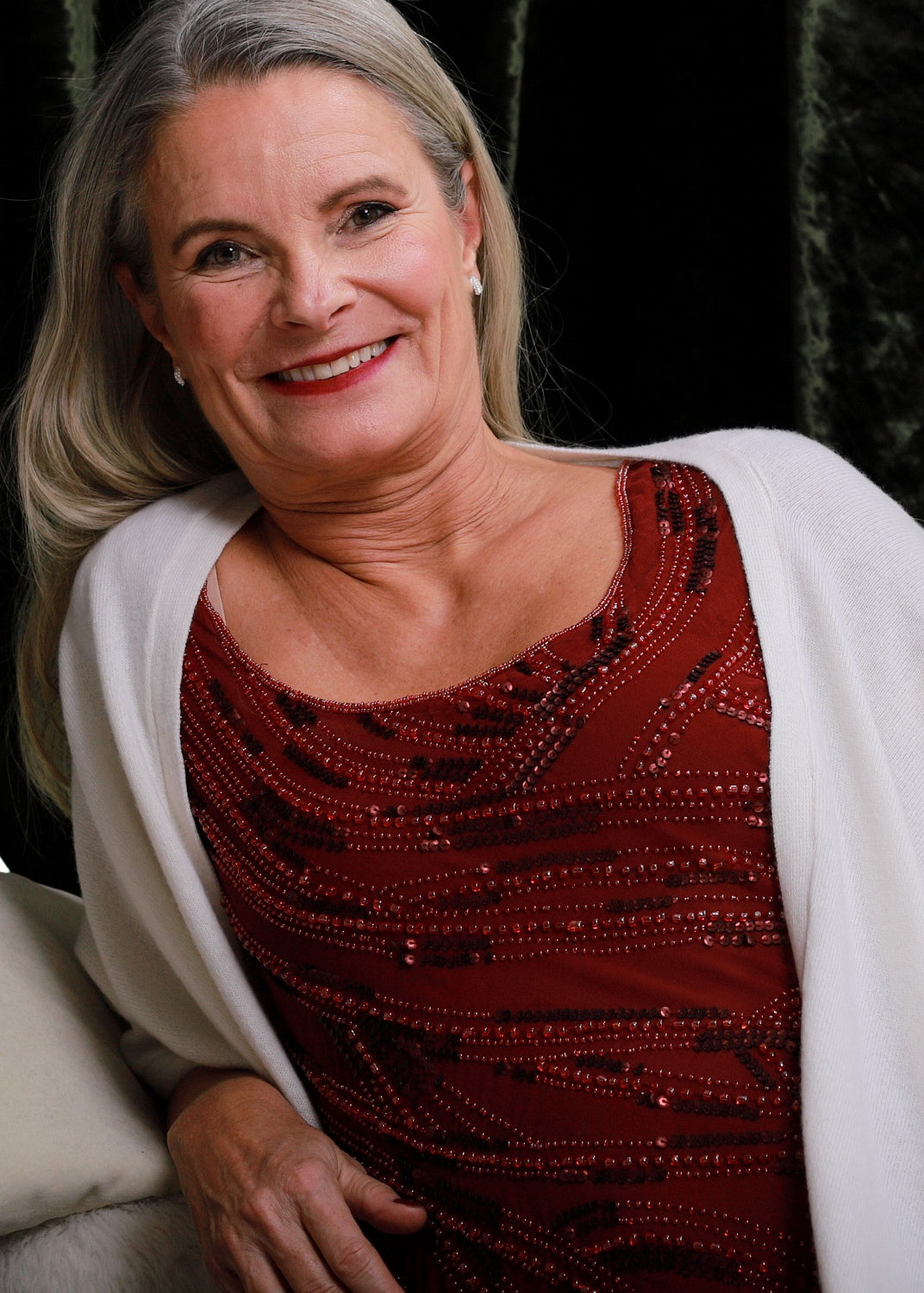 Pärlbroderad klänning / Tunika - ruby red