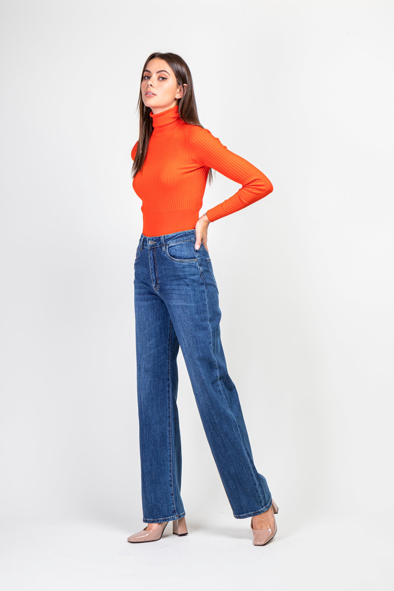 Jeans med hög midja och vida ben