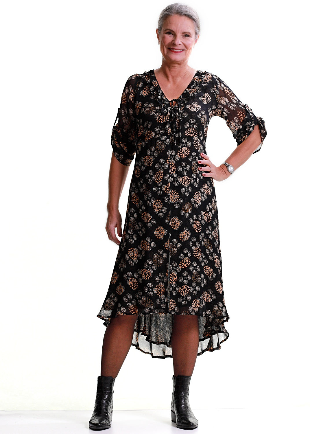 Midilång mönstrad klänning med ärm i crêpe georgette